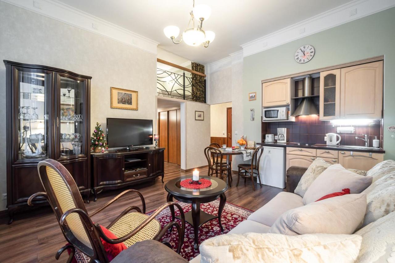 Classic Apartments In Old Town Tallinn Exterior photo