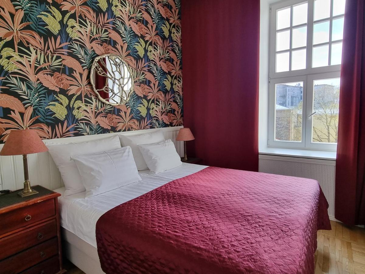 Classic Apartments In Old Town Tallinn Exterior photo