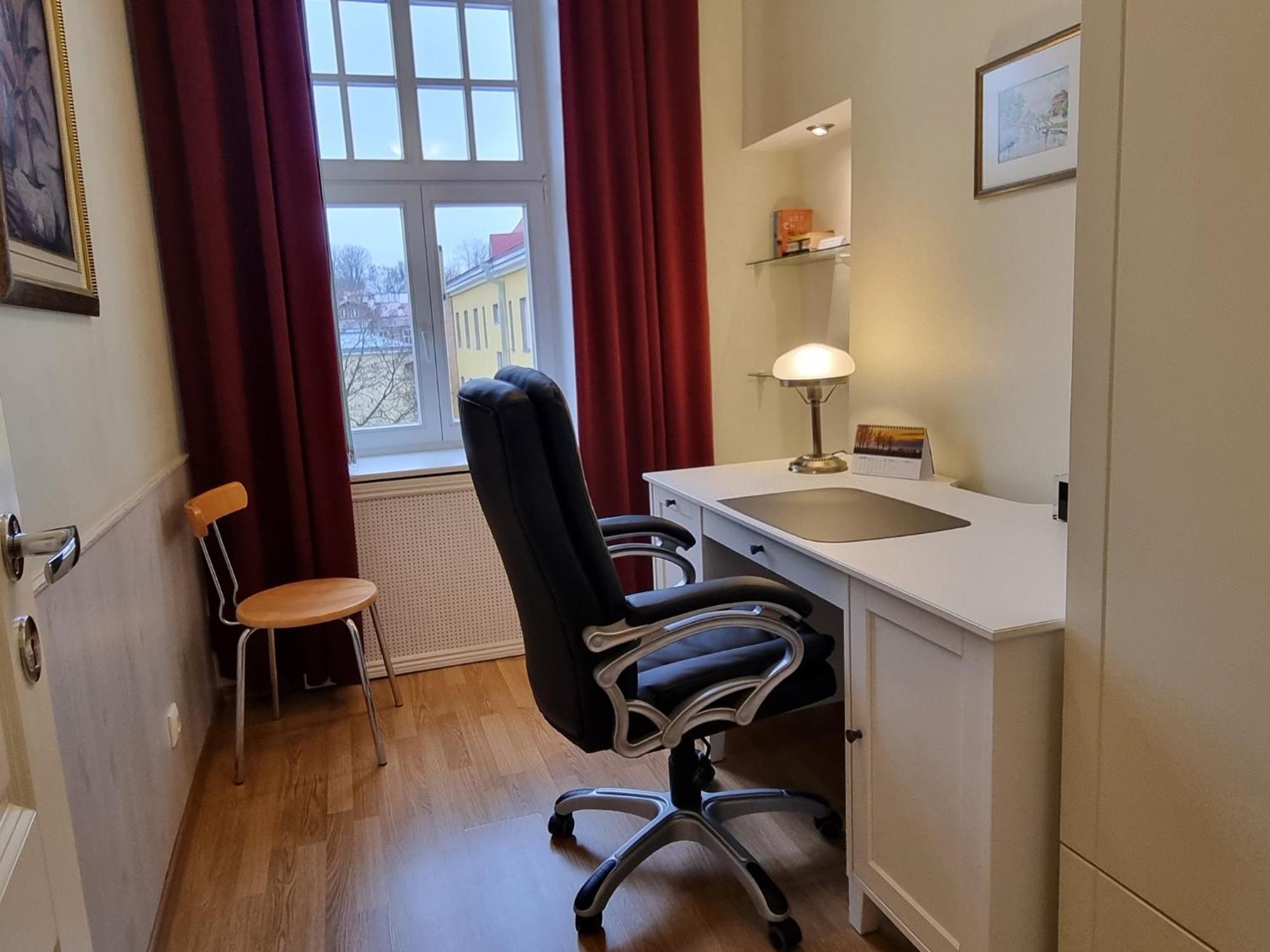 Classic Apartments In Old Town Tallinn Exterior photo